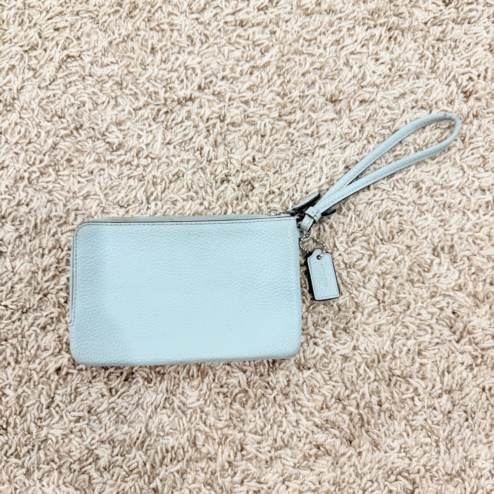 Coach Corner Zip Wristlet Pebbled Leather Mint Green - Picture 2 of 5